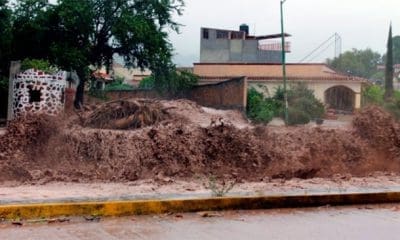 Las precipitaciones en México han provocado derrumbes, inundaciones y el desbordamiento de ríos en varias zonas del país (AFP)