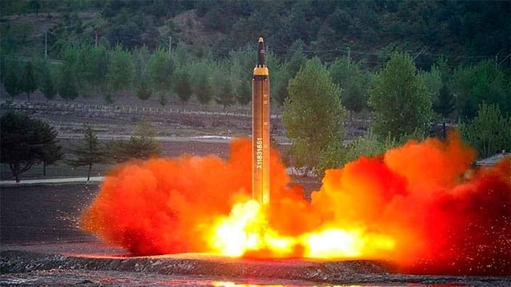/ Ensayo del misil norcoreano de gran alcance Hwasong-12 (Mars-12) del 15 de mayo de 2017. KCNA KCNA / Reuters