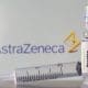 "Vacuna" frente a logo de AstraZeneca